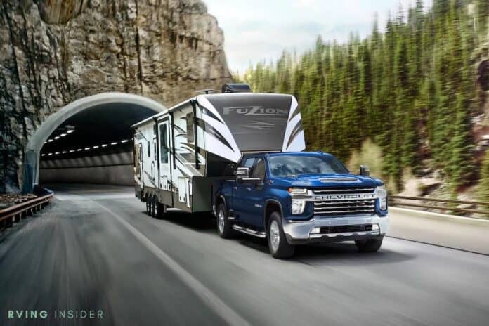 trucks to pull 5th wheel rigs