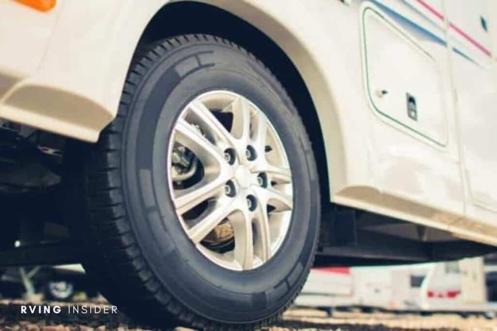 Cracked Tires: Causes And When These Cracks Are Unsafe 1 tire splitting on side